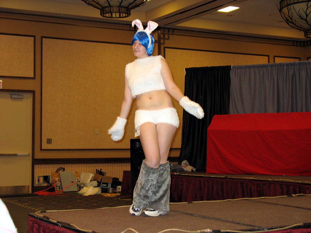 MFF2006 051 sexy bunny.jpg